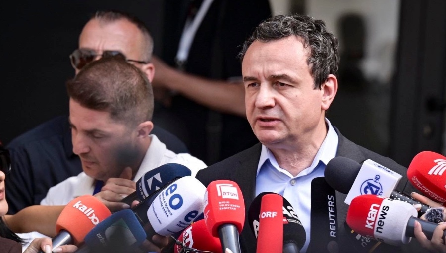 LAJMI I FUNDIT: Vetëvendosje prezanton kandidatët për President!??
