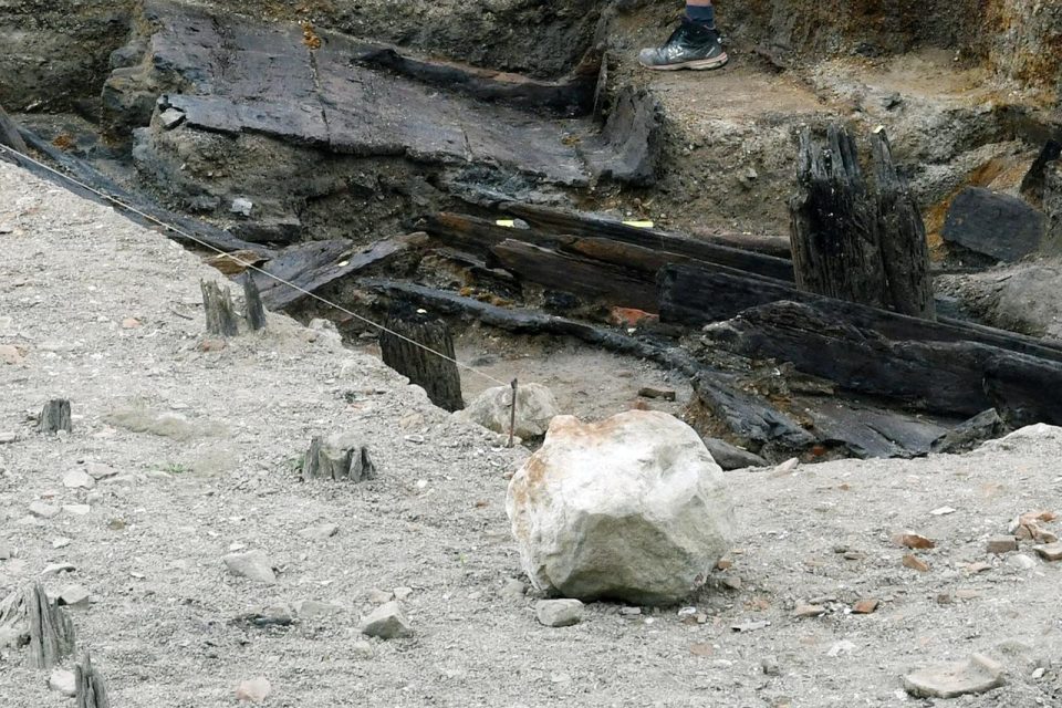 Zbulim misterioz në Austri: Gjenden nëntë varre masive me mbetjet e të paktën 120 të rinjve