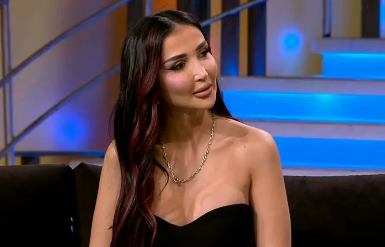 Bikini dhe poza provokuese: Xheneta ia ve flaken rrjetit