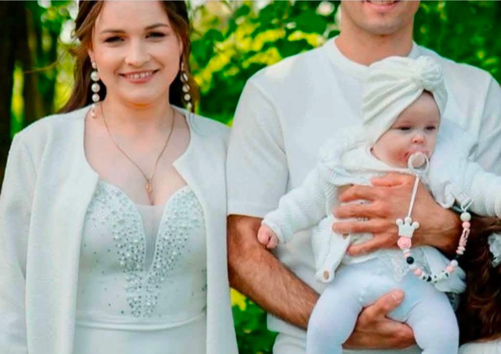 Објавена фотографија од семејството чиј одмор во Грција заврши со незамислива трагедија – седумгодишното девојче и натаму се бори за живот