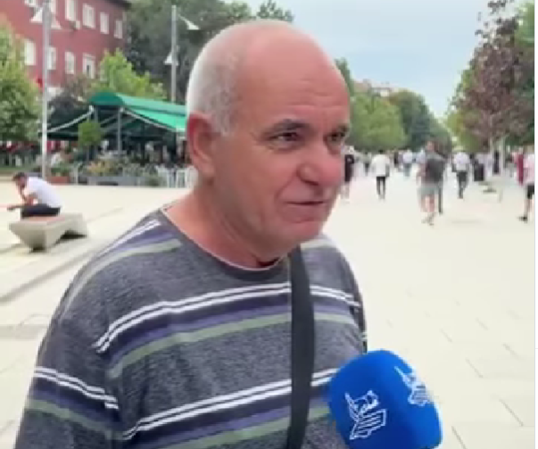 “Gruaja edhe vajza me kane perzene nga shtepija, tere naten rrishin neper motele, me mu kurr nuk flejke, me thojke ‘Haram te kofte buka qe po e …’”